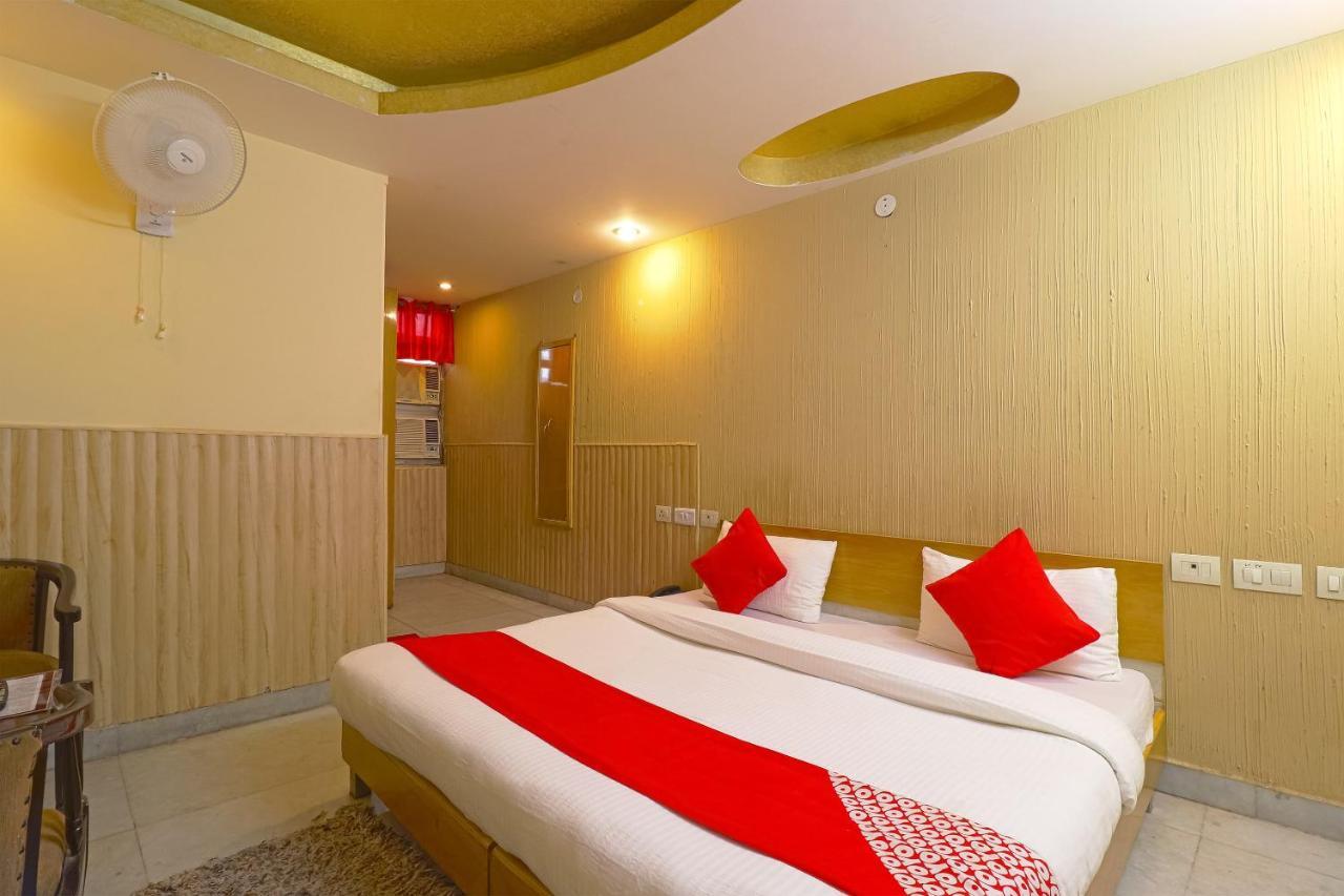 Oyo 834 Shree Balaji Hotel Фаридабад Экстерьер фото