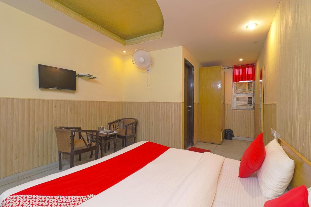Oyo 834 Shree Balaji Hotel Фаридабад Экстерьер фото