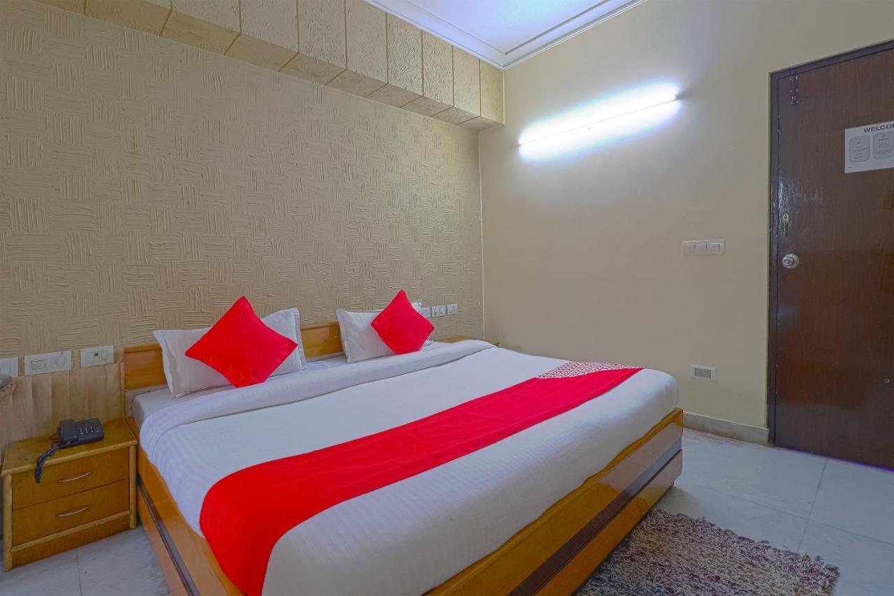 Oyo 834 Shree Balaji Hotel Фаридабад Экстерьер фото