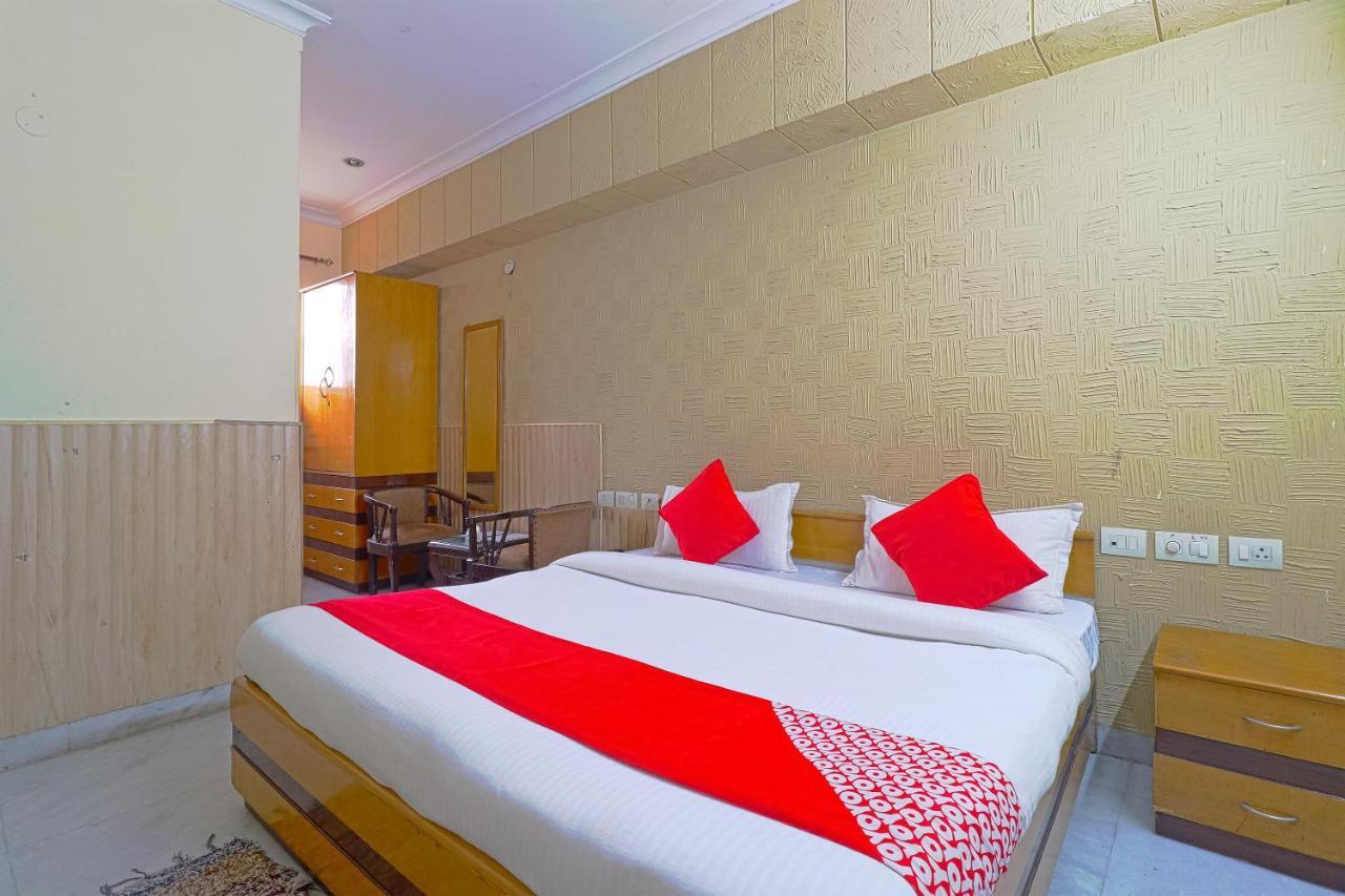 Oyo 834 Shree Balaji Hotel Фаридабад Экстерьер фото